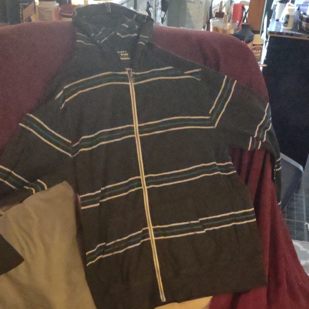 Old Navy Men's Black and Blue Striped Zip-Up Sweater